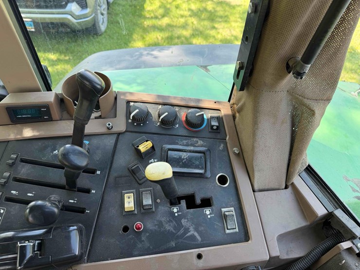 john-deere-7810-image-28