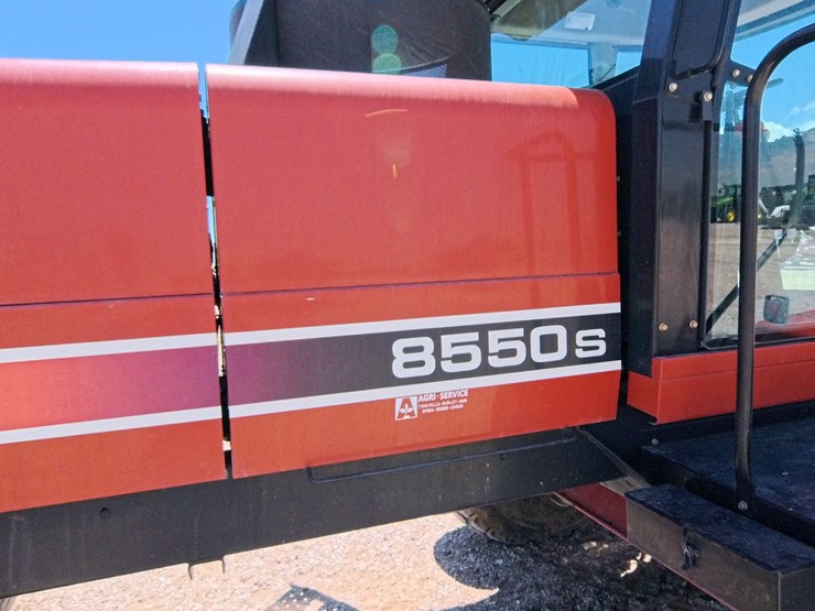hesston-8550s-image-62