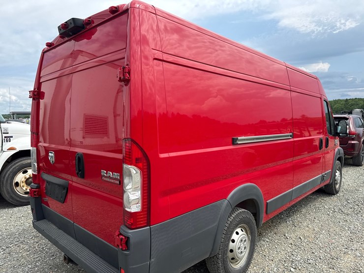 2015-dodge-ram-van-image-71