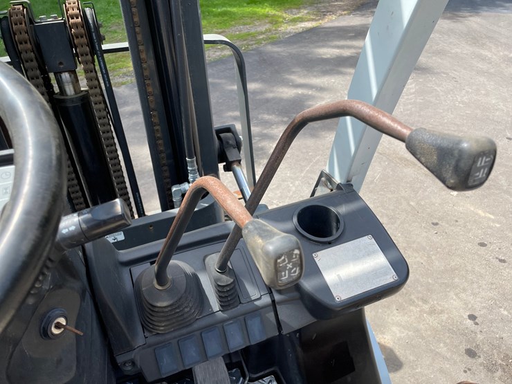 #6068-•-2016-5000lb-unicarriers-lp-forklift---low-hours!-image-19