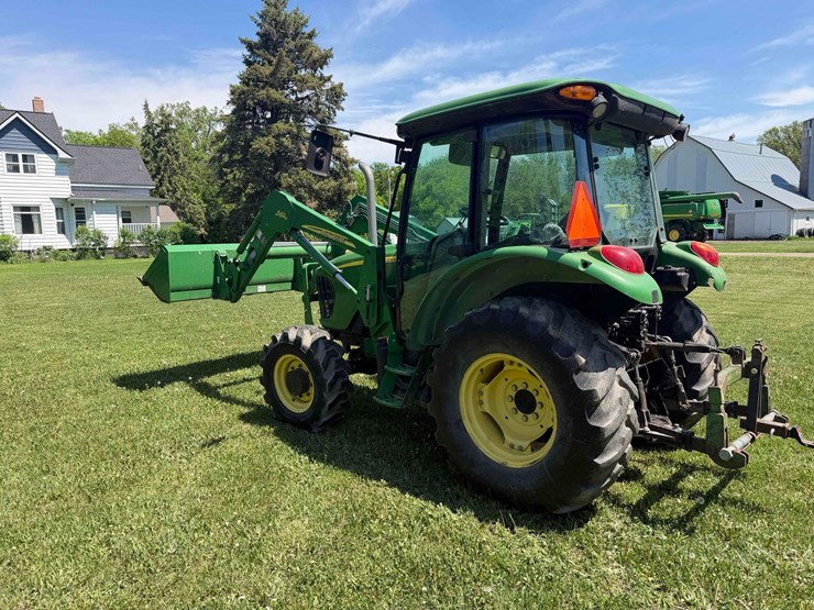 2011-john-deere-5101e-image-3