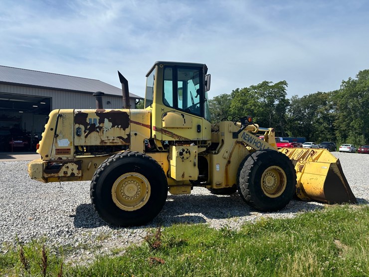 new-holland-lw170-image-4
