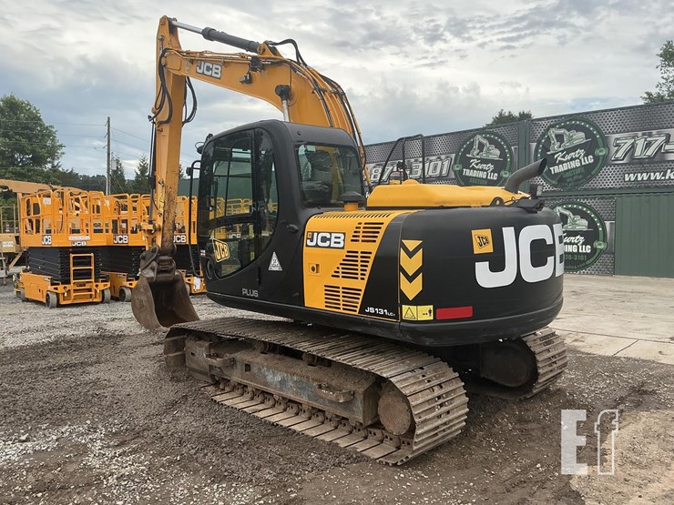 2017-jcb-js131-lc-image-2