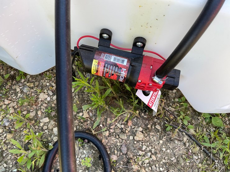 #7151-•-fimco-15-gallon-sprayer-image-6