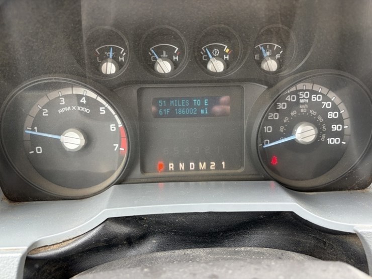 2014-ford-f350-sd-image-24