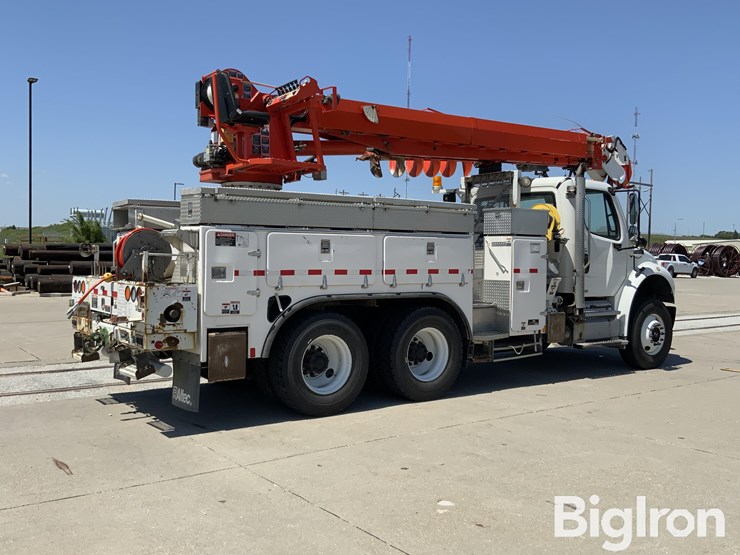 2012-freightliner-m2-106-image-5