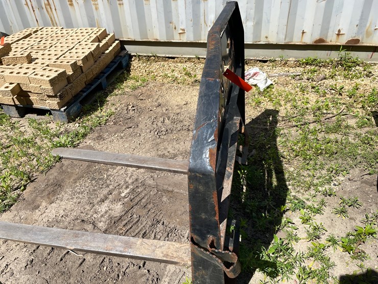 #7111-•-set-of-pallet-forks-image-7