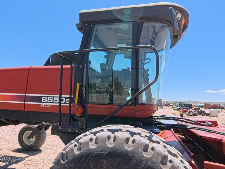 hesston-8550s-image-81