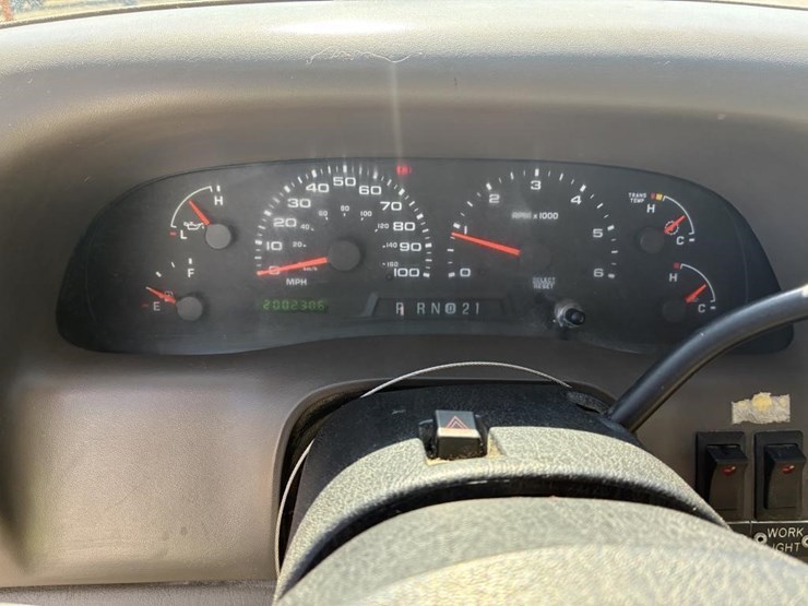 2002-ford-f550-image-33
