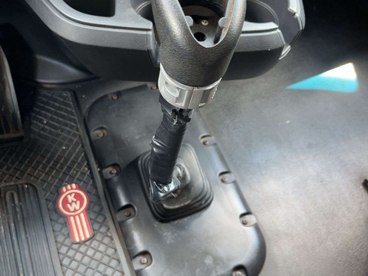 2022-kenworth-t680-image-11