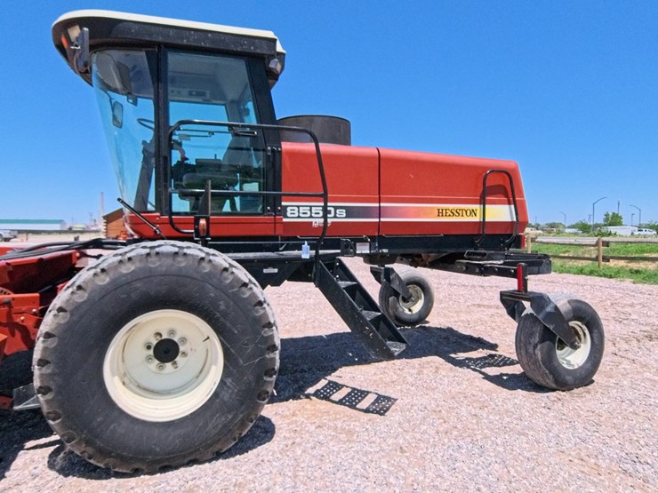 hesston-8550s-image-32