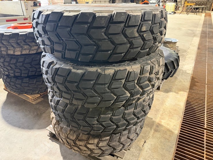 #1478-•-michelin-14.00r20-tires-image-4