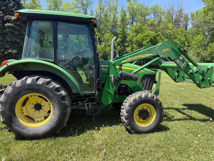 2011-john-deere-5101e-image-6