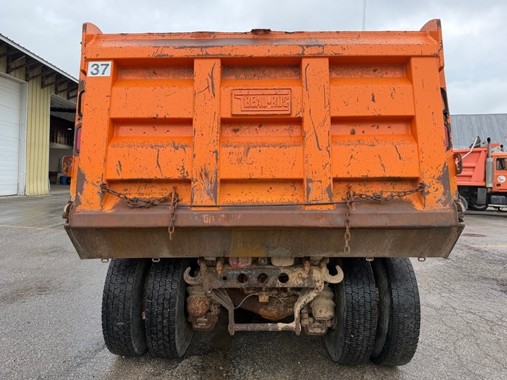 #1471-•-2003-mack-713v-granite-tri-axle-dump-truck-image-5