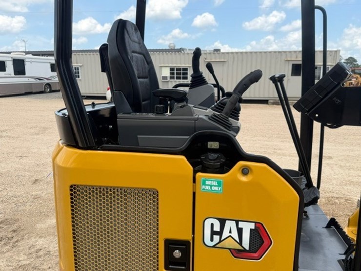 caterpillar-301.8-image-61