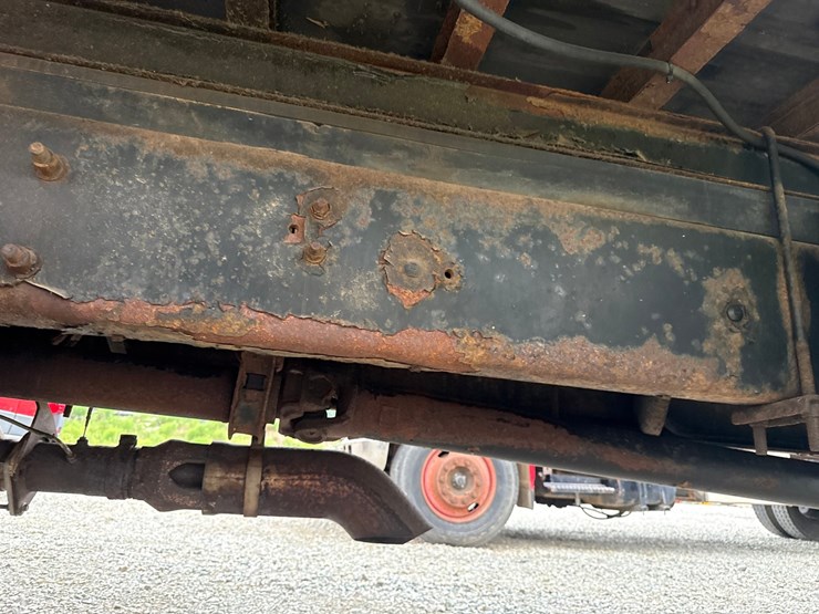 2011-international-durastar-4300-image-32