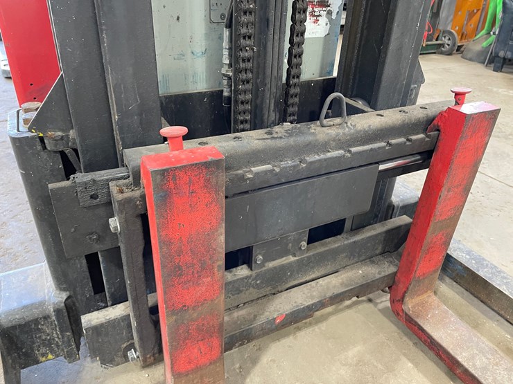 #6062-•-raymond-electric-pallet-stacker-image-11