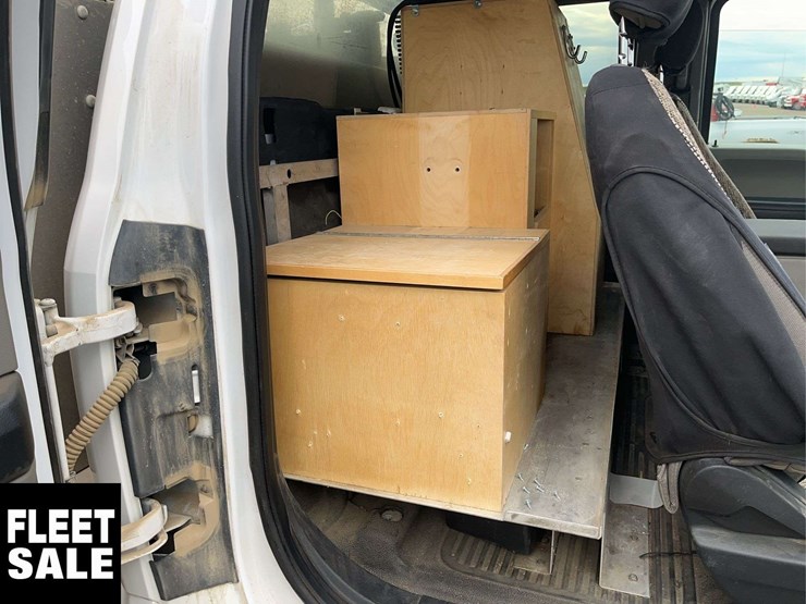 2021-ford-f550-image-16