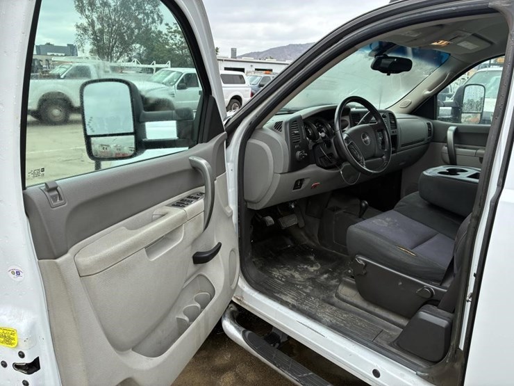 2012-gmc-sierra-2500-image-18