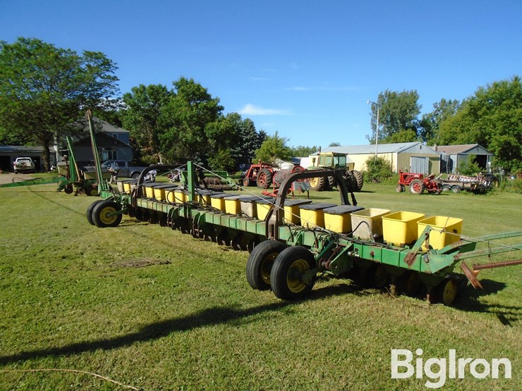 john-deere-7100-image-1