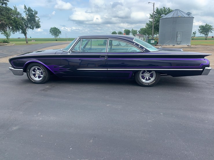 1960-ford-starliner-image-8