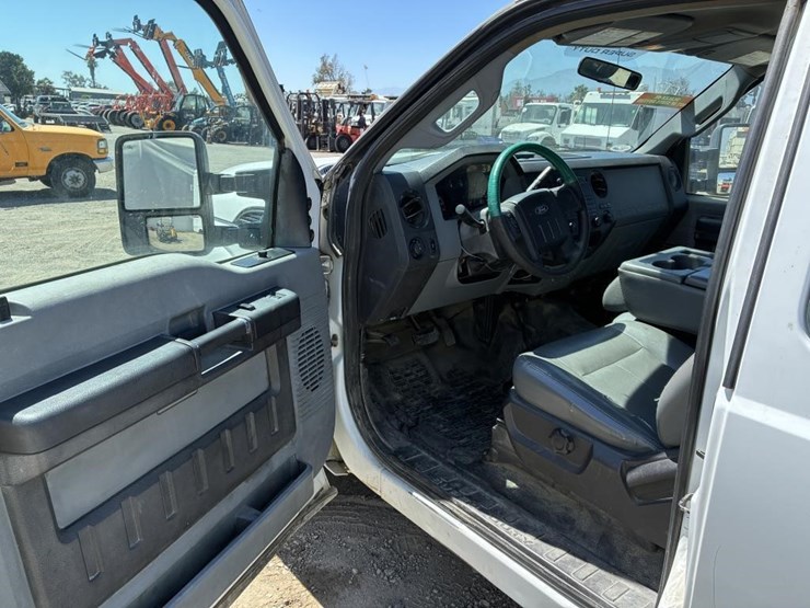 2011-ford-f250-image-14