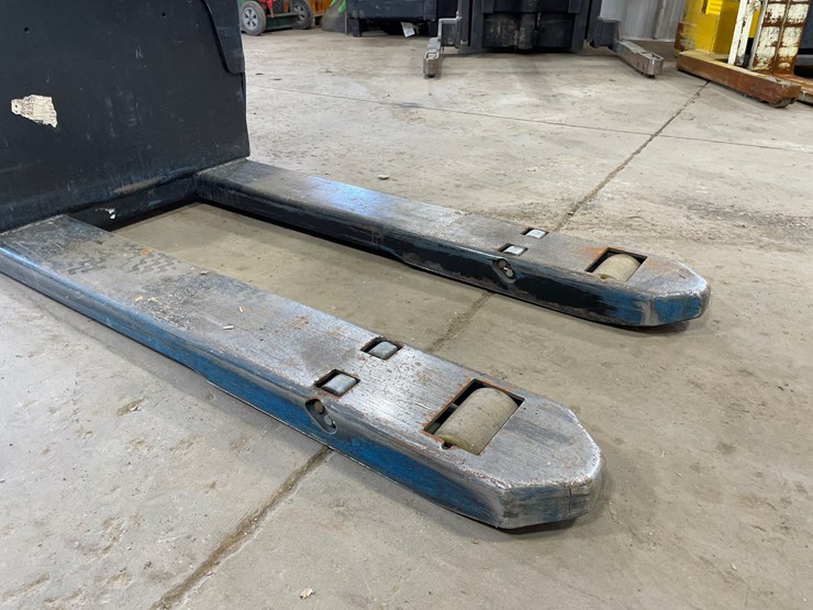 #6061-•-yale-electric-pallet-jack-image-8