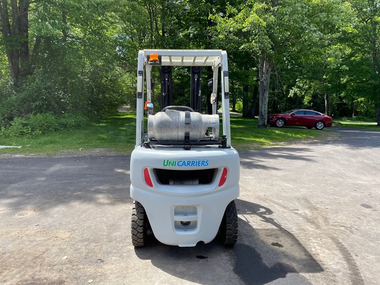 #6068-•-2016-5000lb-unicarriers-lp-forklift---low-hours!-image-4