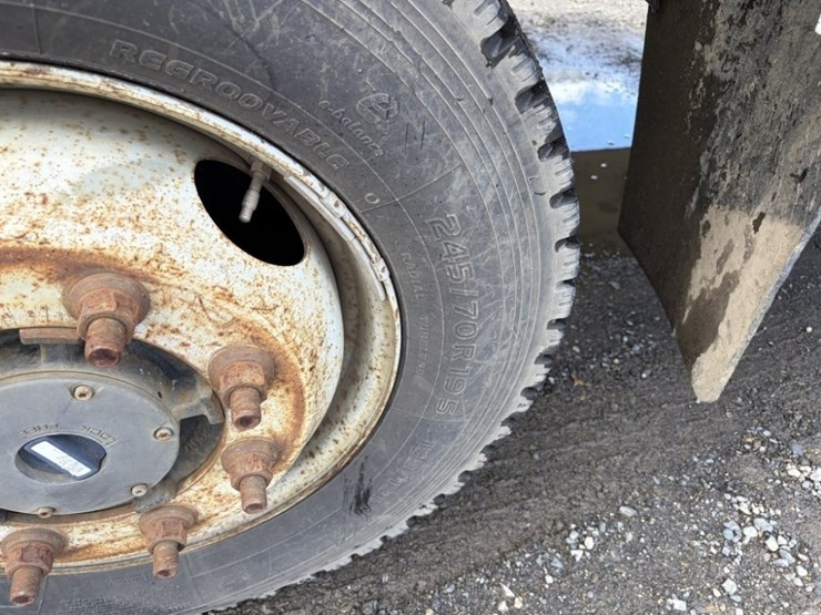 2006-chevrolet-c4500-4x4-service-truck-image-18
