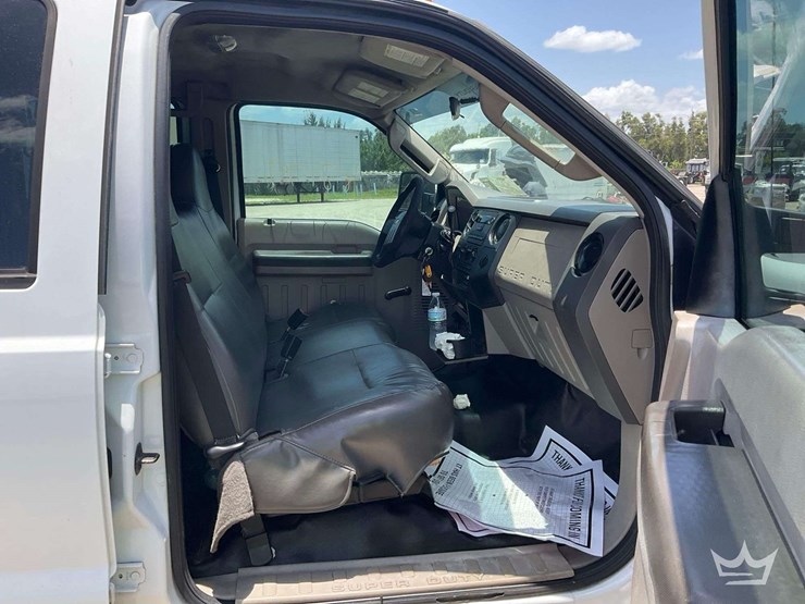 2010-ford-f350-image-25