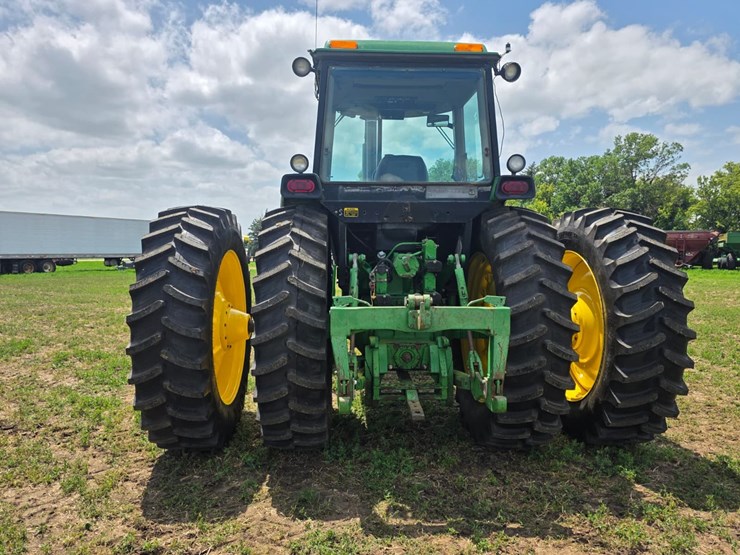 john-deere-4755-image-19