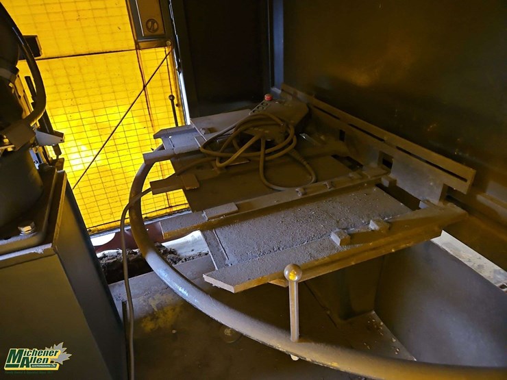 enclosed-miller/panasonic-auto-axcess-450-robotic-welder-image-19