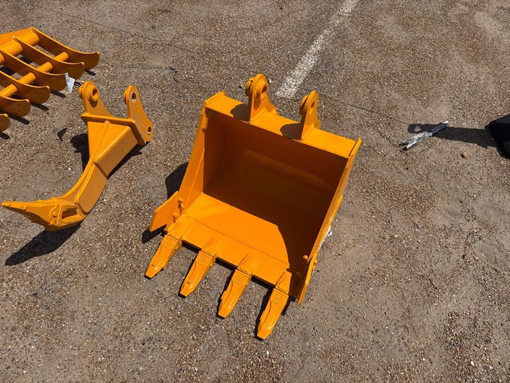 caterpillar-305-image-4