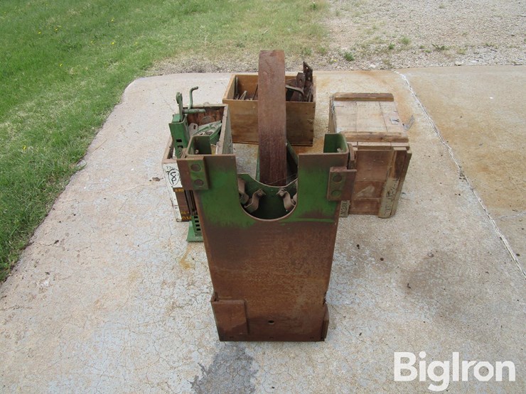 john-deere-14t-image-2