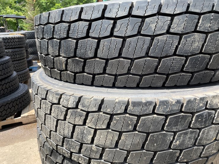 #6513-•-set-of-(4)-semi-tires-image-3