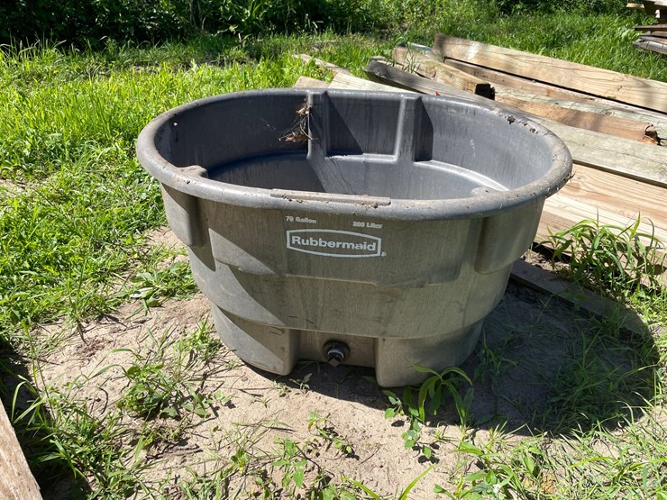 #7127-•-rubbermaid-stock-tank-image-1