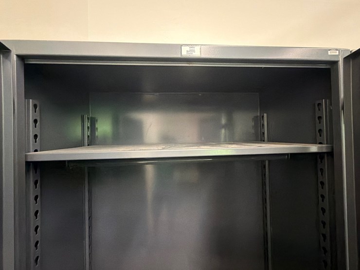 #3523-•-heavy-duty-industrial-steel-cabinet-|-located-in-st.-rose,-la-image-3