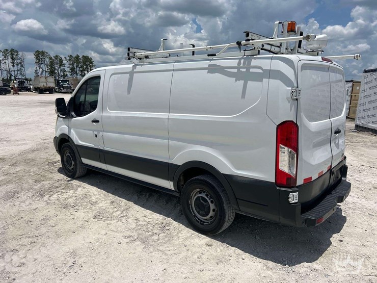 2017-ford-transit-image-3