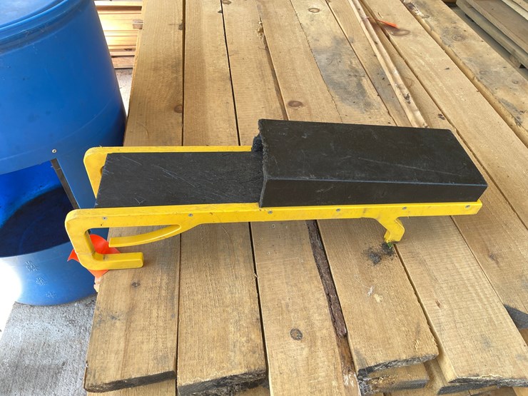 #7160-•-hang-on-chainsaw-scabbard-image-1