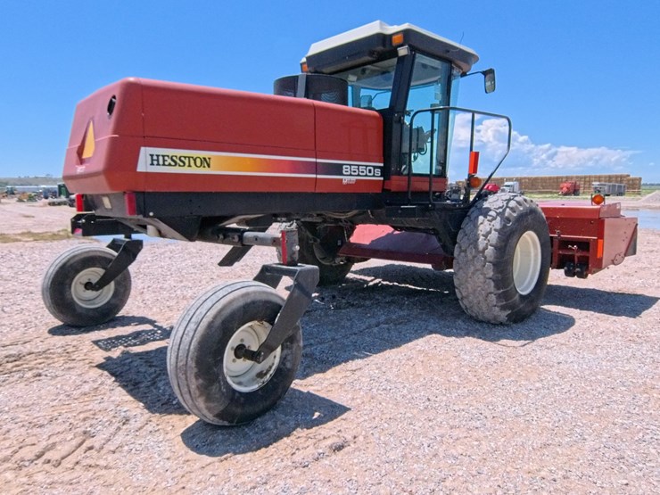 hesston-8550s-image-4