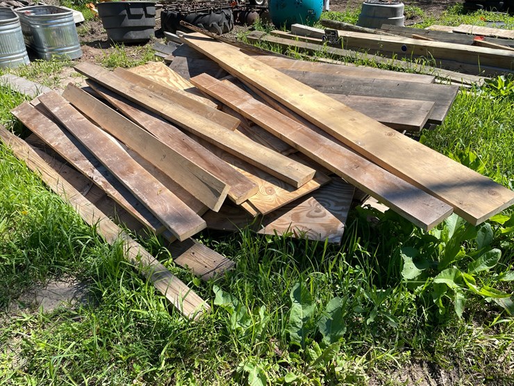 #7125-•-assorted-scrap-lumber-and-plywood-image-9