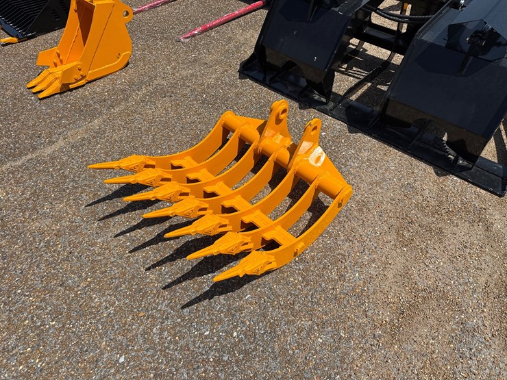 caterpillar-305-image-3