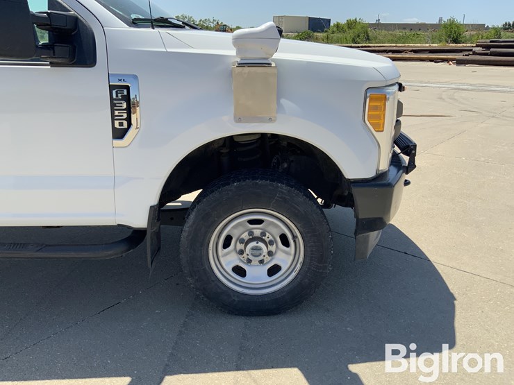 2017-ford-f350-xl-image-11