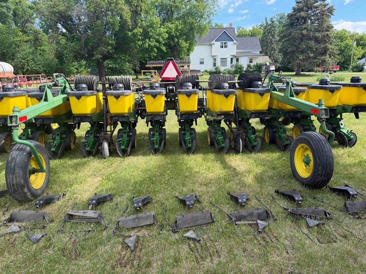 john-deere-7300-image-6