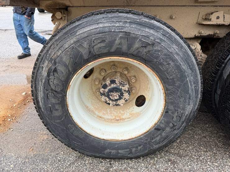 #1471-•-2003-mack-713v-granite-tri-axle-dump-truck-image-66