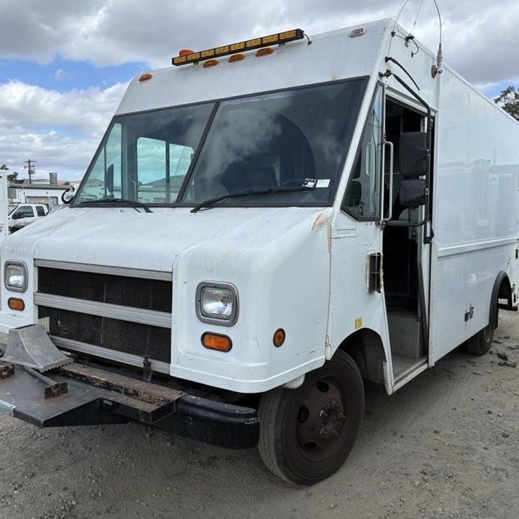 2002 WORKHORSE P42