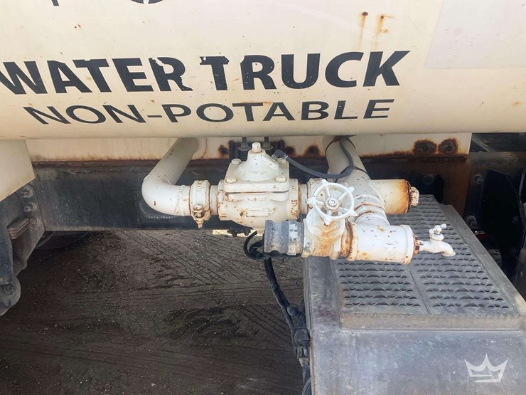 2017-peterbilt-337-image-24