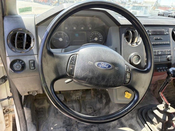 2013-ford-f750-image-15