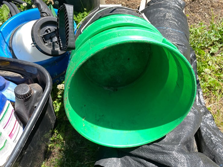 #7159-•-assorted-lawn-and-garden-items-image-14