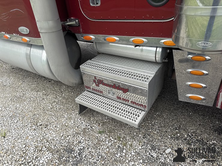 2003-peterbilt-379-image-13